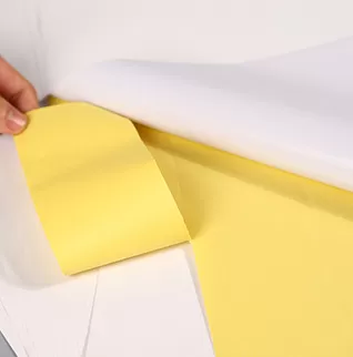 Carta autoadesiva per adesivi